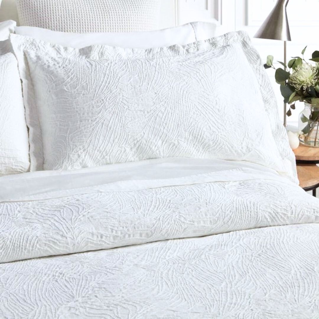 Dunes White Bedspread - Queen