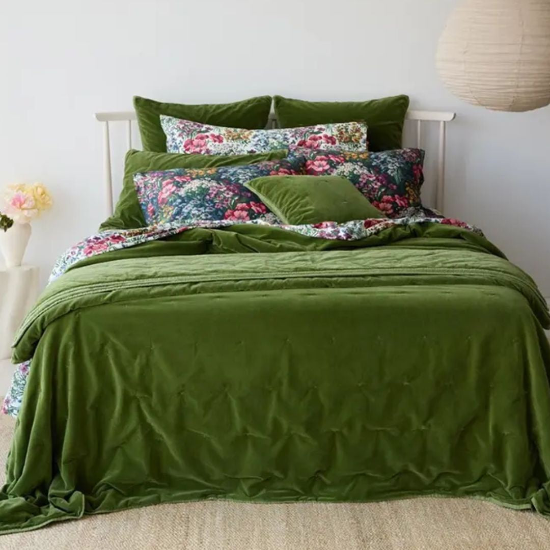 Venus Cotton Velvet Quilted Throw: Foliage - 140x180