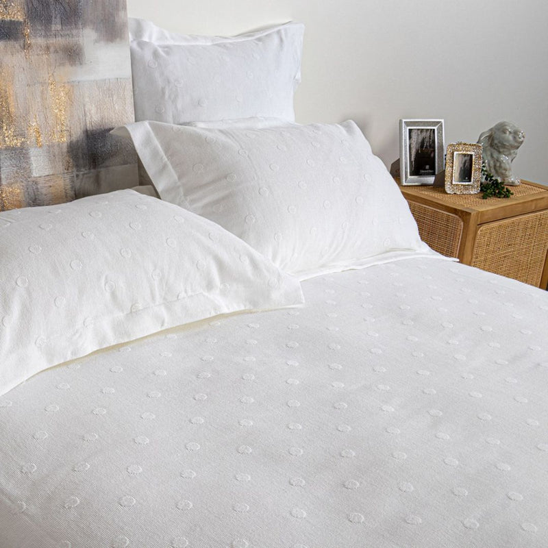 Matelasse Elise White Bedspread - Queen