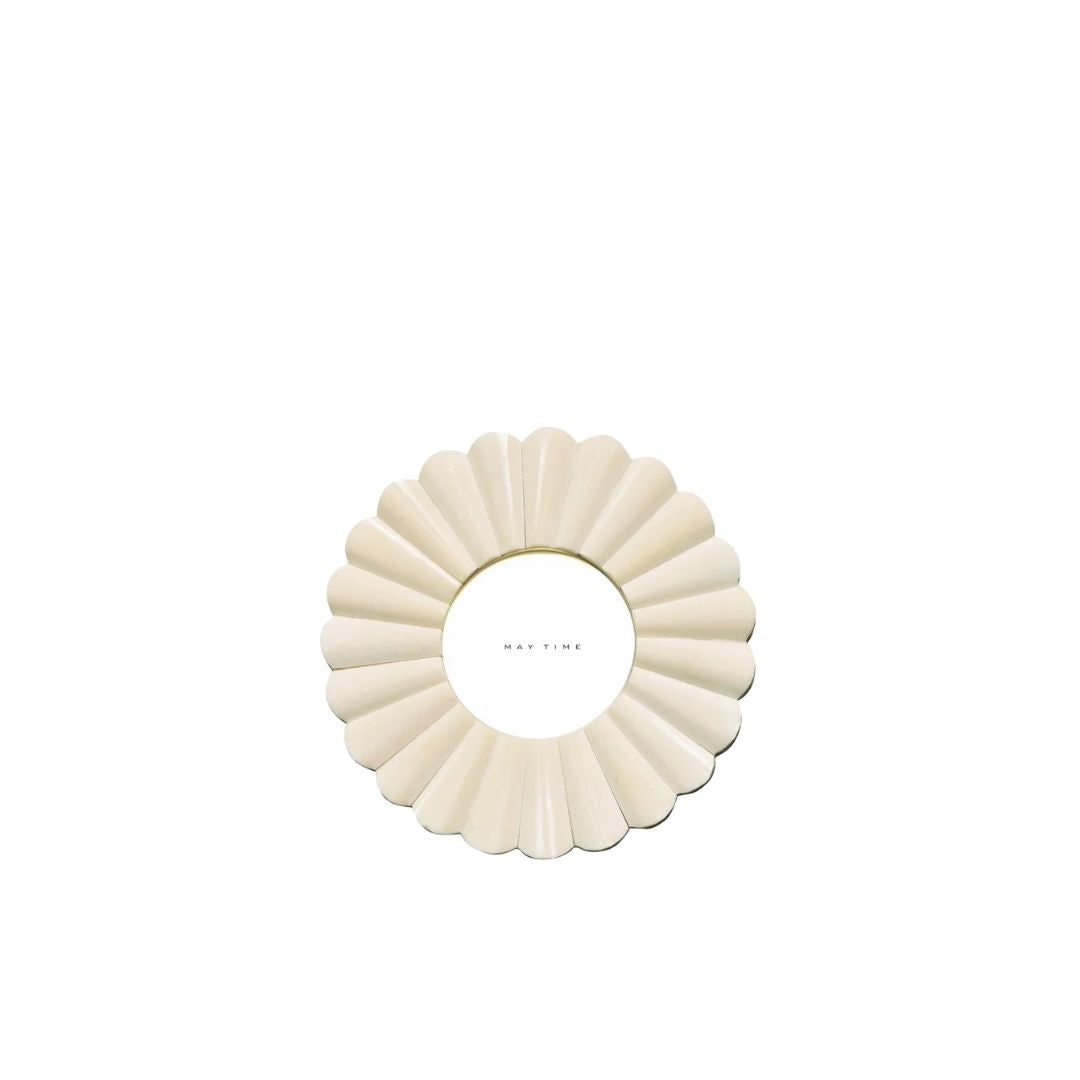 Single Scalloped Round Cream Photo Frame