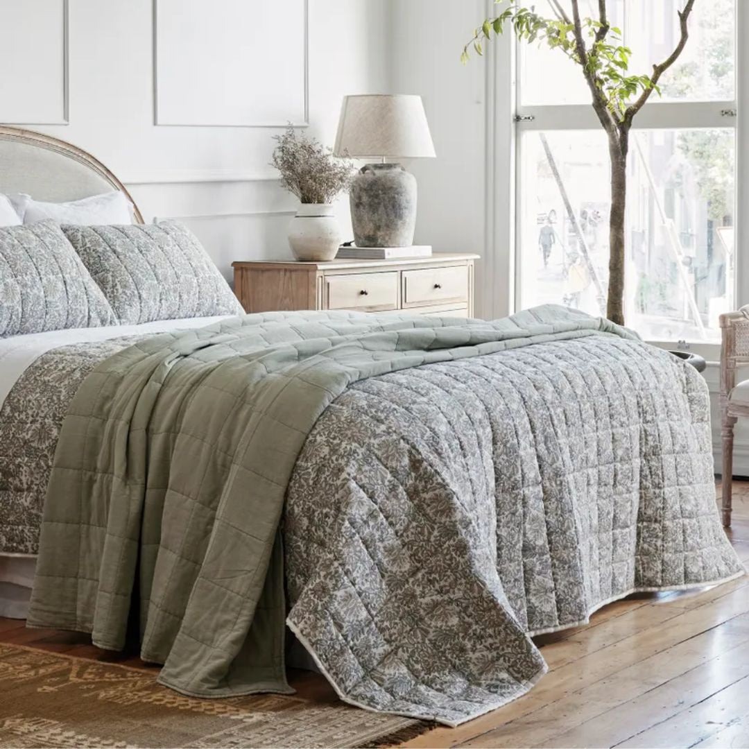 Athena Handblock Coverlet: Blue/Natural - 220x245