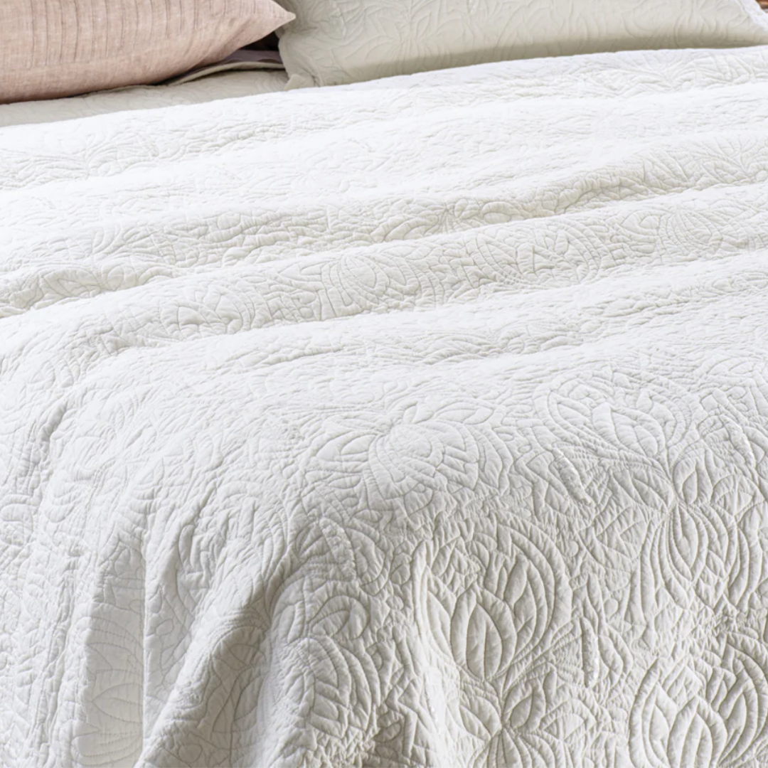 Fleur De L'Eau Bedspread - Queen