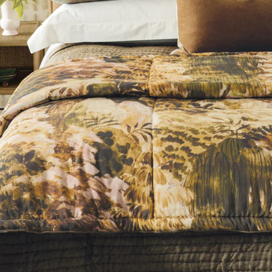 Floresta Lark Comforter - 240x200