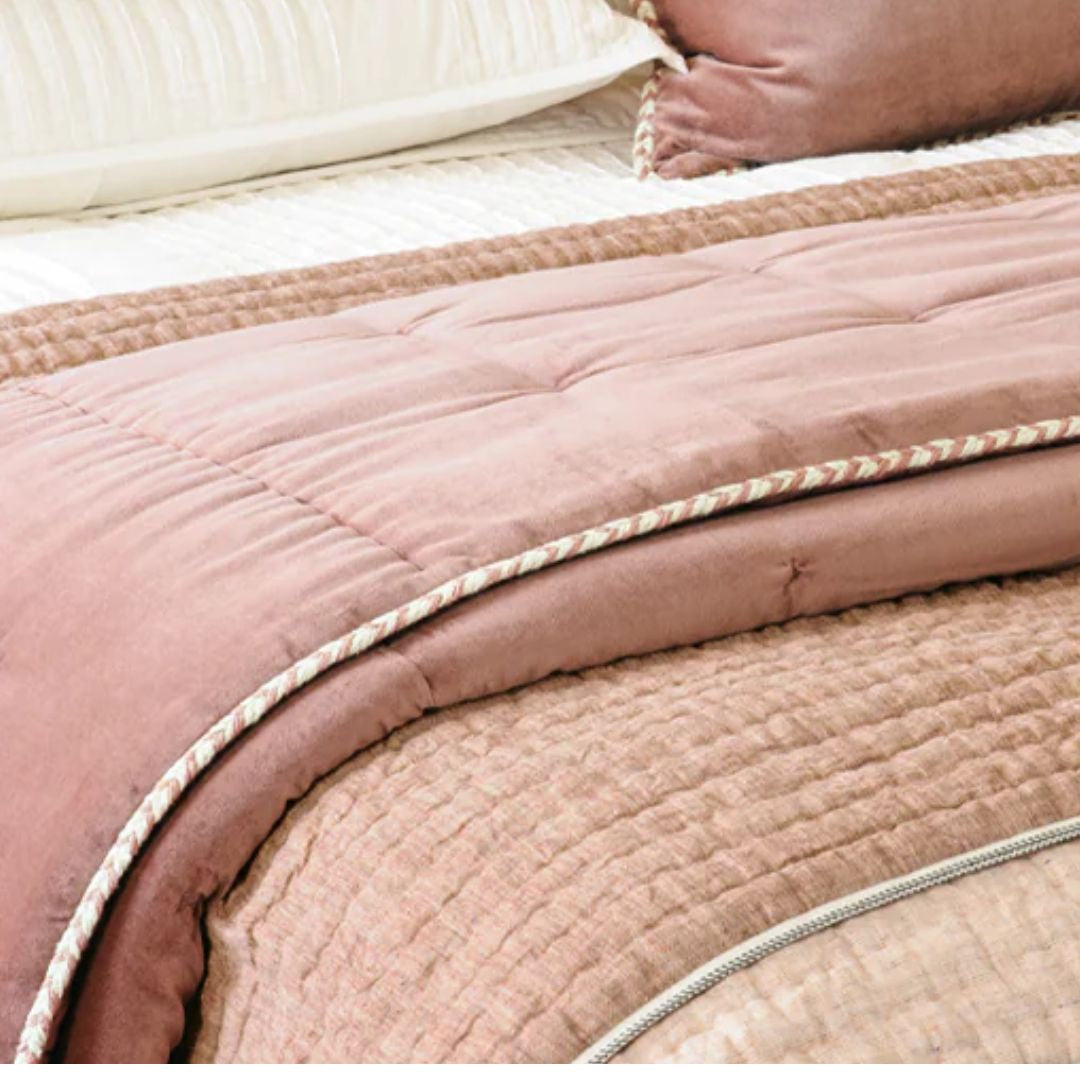 Treccia Deep Rose Comforter - 240x150