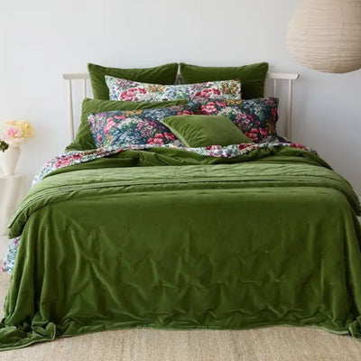 Venus Cotton Velvet Quilted Throw: Foliage - 140x180