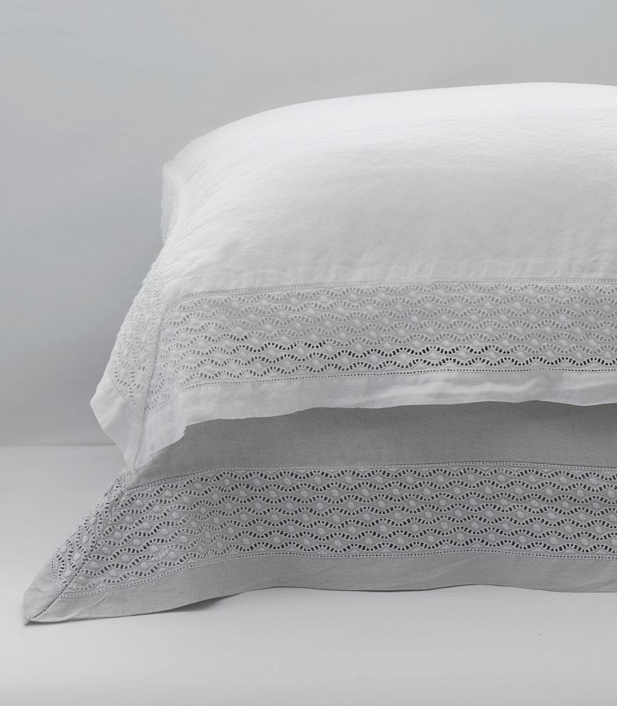 Vintage Linen Eurosham - White