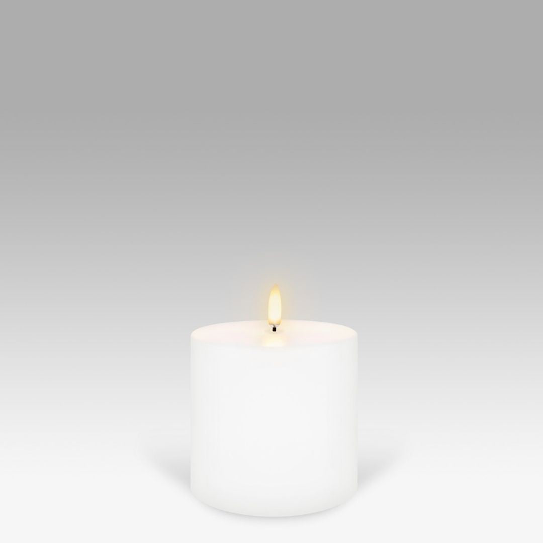 LED Pillar Candle: Nordic White - 10.1x10.1cm