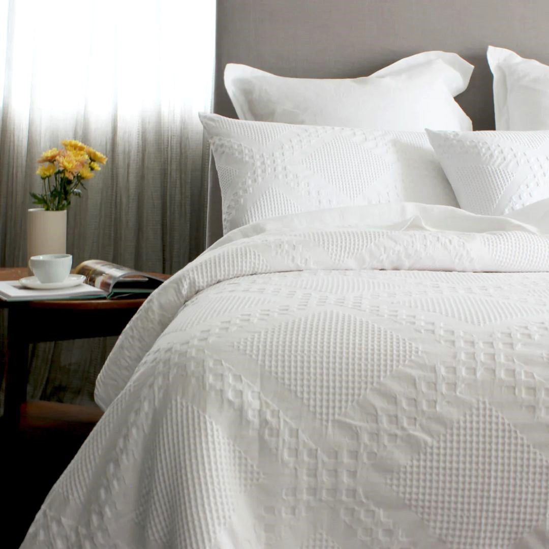 Dreams Waffle White Duvet Set - King/2Pillow